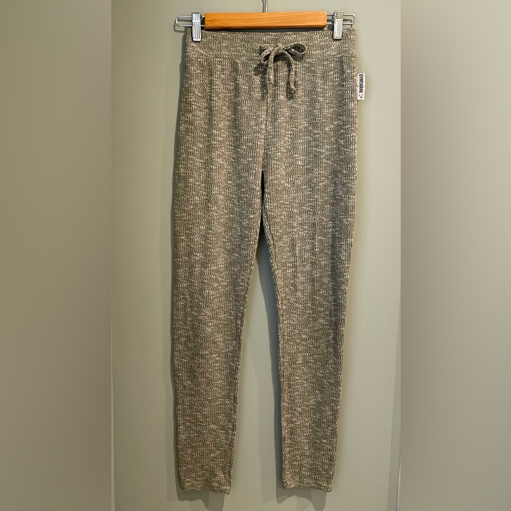 Gymshark‎ Slouge Leggings- Size Small